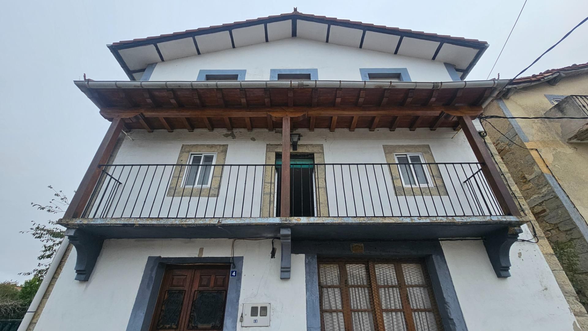 Exterior view of House or chalet for sale in Merindad de Montija  with Private garden, Storage room and Balcony
