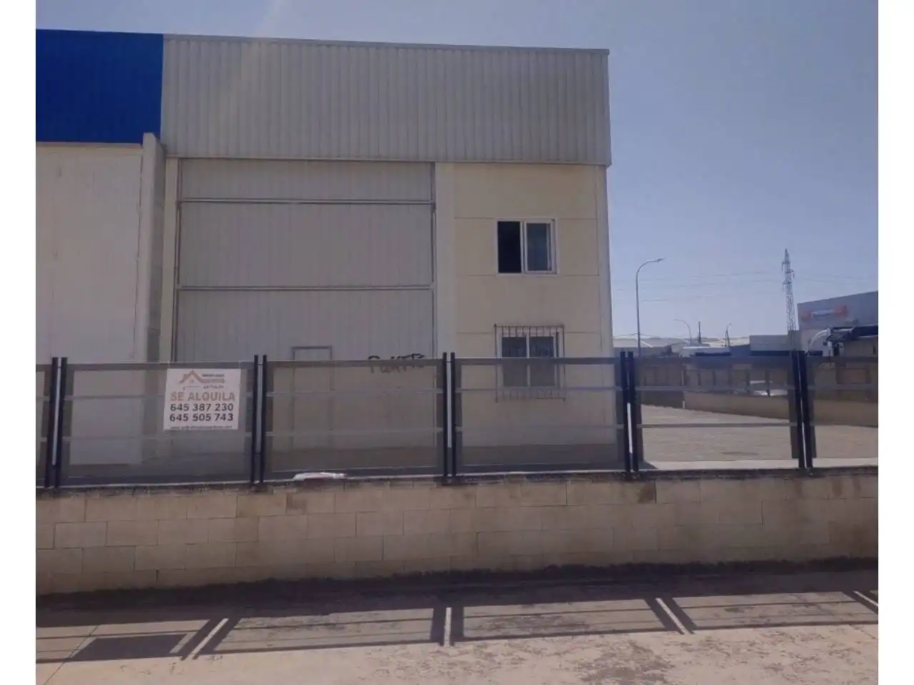Fabrikhallen zur Miete in Calle La Rioja, Manzanares