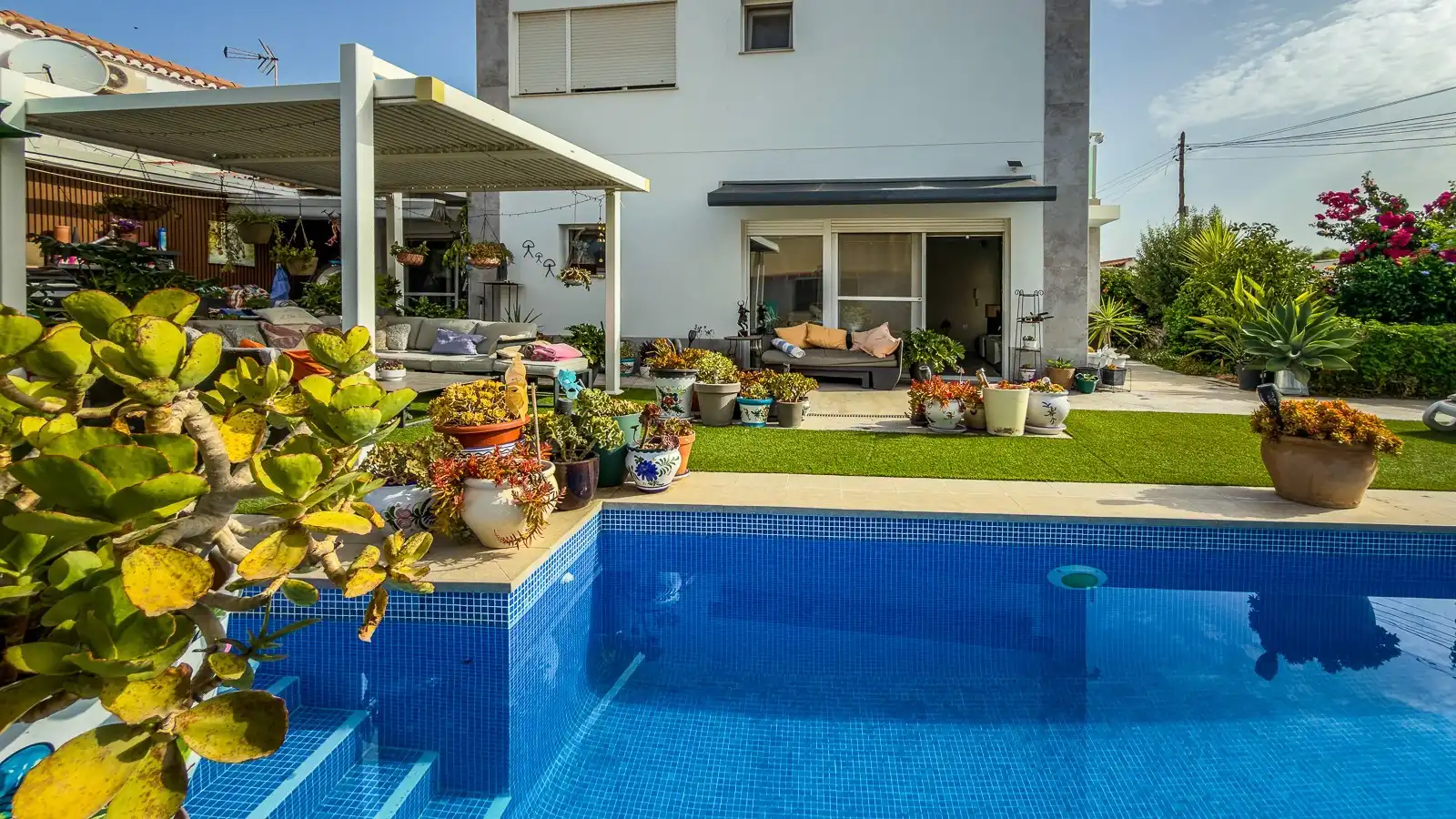 Piscina de Casa o xalet en venda en Torrevieja amb Jardí privat, Terrassa i Traster