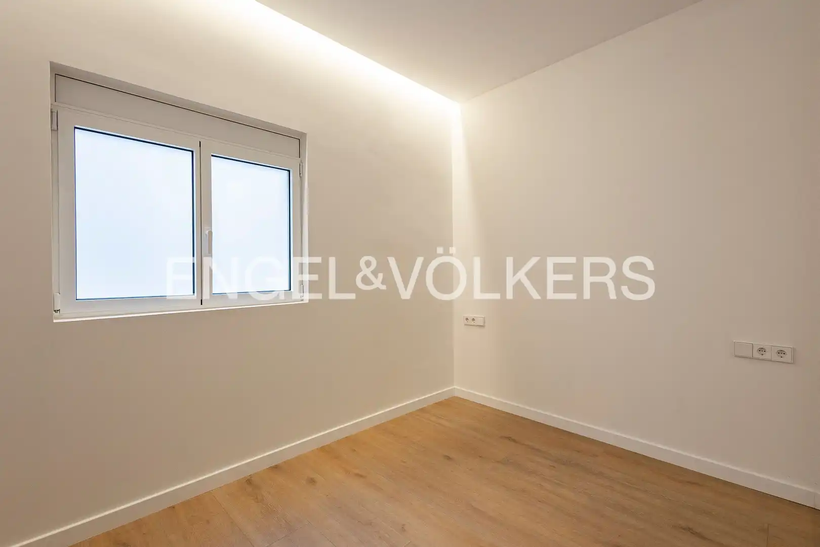 Bedroom of Flat for sale in Barcelona  with Air Conditioner, Heating and Parquet flooring