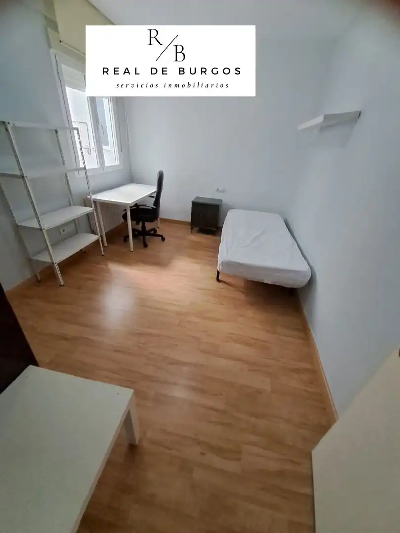 Habitación de Piso de alquiler en Valladolid con Calefacción, Terraza y Amueblado