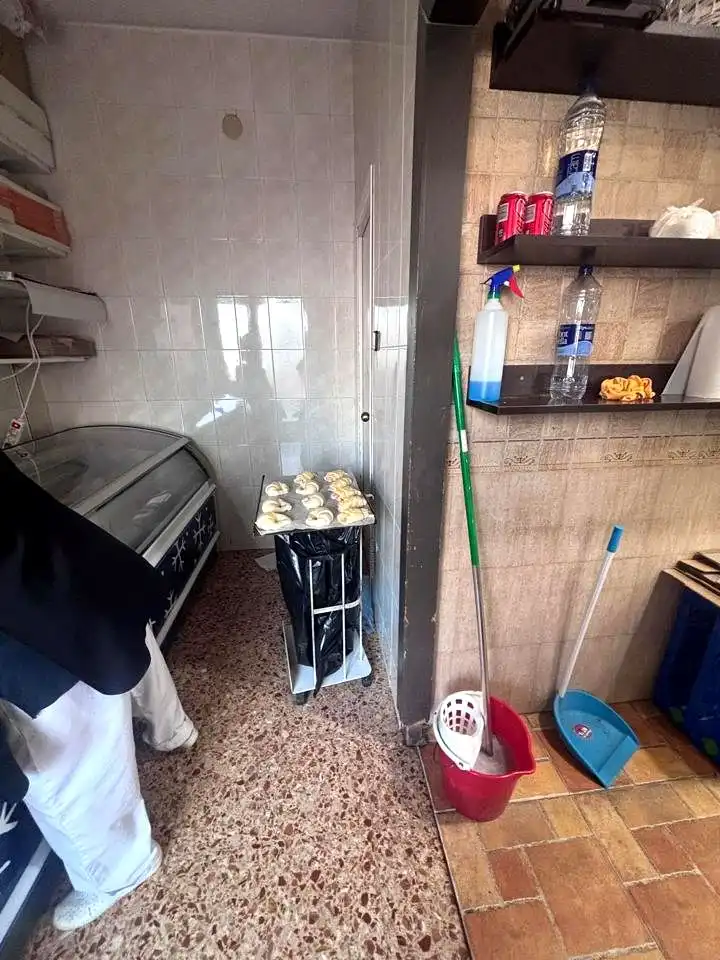 Cocina de Local en venta en Barcelona con Aire acondicionado