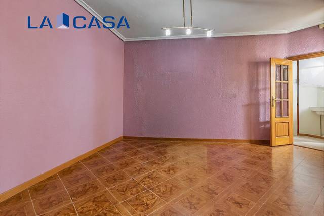 Piso en Venta en Plaza de la Beata María Ana de Jesús en Delicias