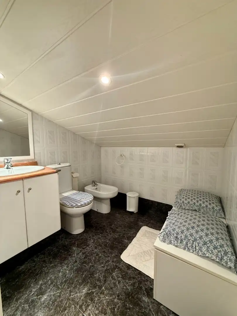 Baño de Casa o chalet en venta en Vallirana con Jardín privado, Terraza y Horno