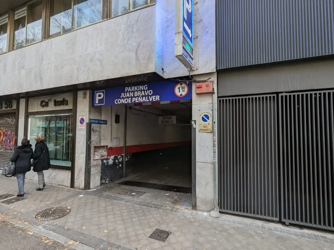 Garage for rent in Calle de Juan Bravo, 58, Lista