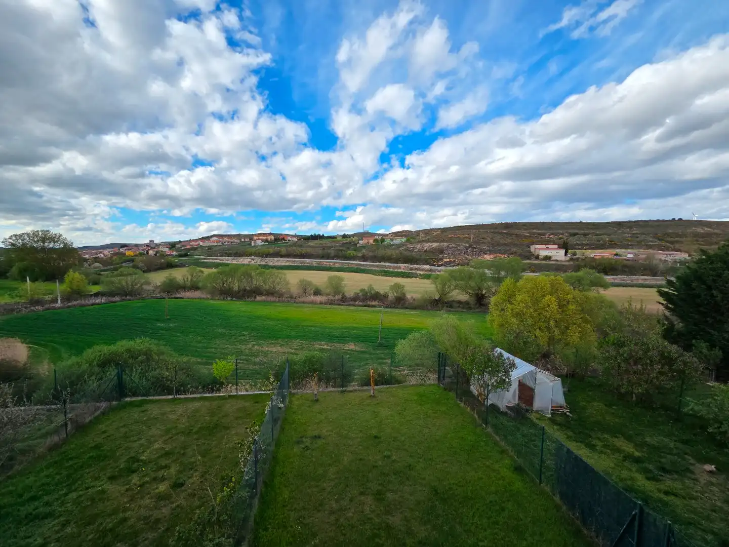 Casa adosada en venta en Cardeñadijo con Calefacción, Jardín privado y Terraza