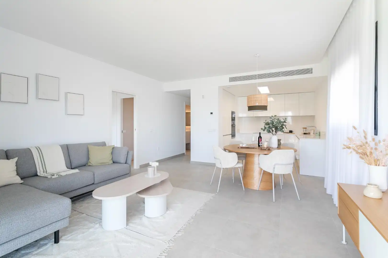 Wohnzimmer von Erdgeschoss zum Verkauf in Santa Pola mit Klimaanlage, Heizung und Privatgarten
