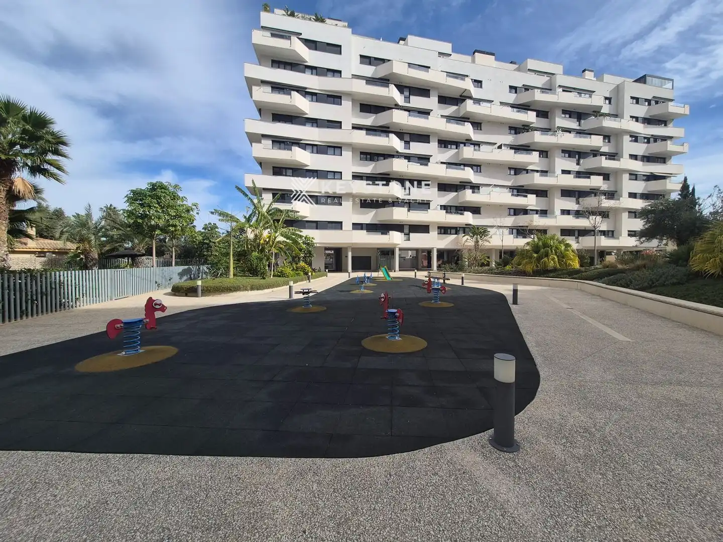 Parkplatz von Wohnung zur Miete in Alicante / Alacant mit Klimaanlage, Heizung und Terrasse