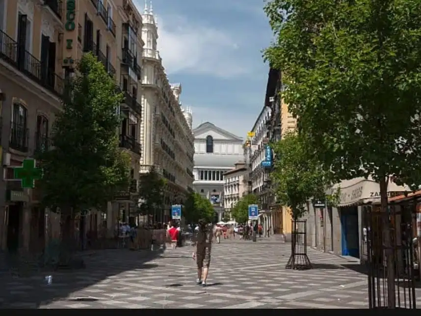 Vista exterior de Local en traspaso en Madrid con Aire acondicionado