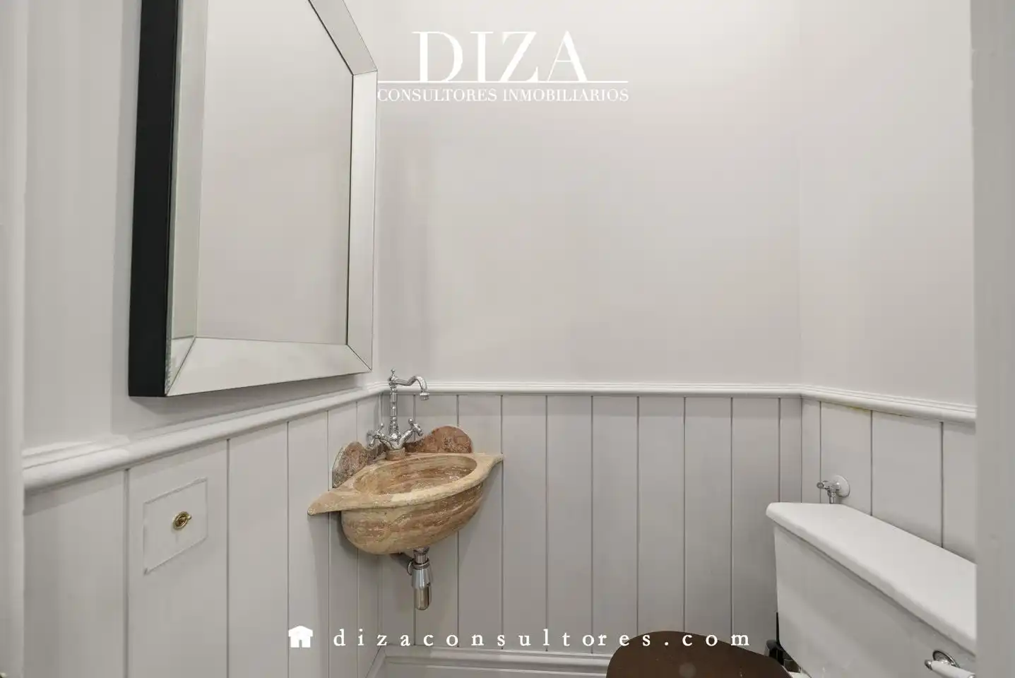 Bathroom of Flat for rent in Madrid  with Air Conditioner and Heating