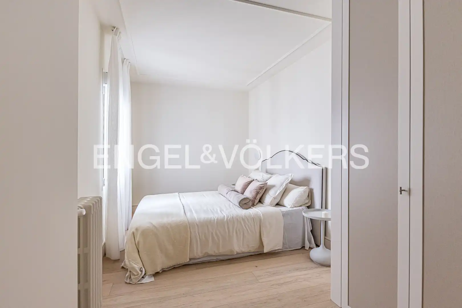 Bedroom of Flat for sale in Madrid  with Air Conditioner, Heating and Parquet flooring