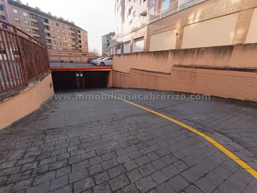 Individual to rent in Avenida Club Deportivo 52, imagen 2