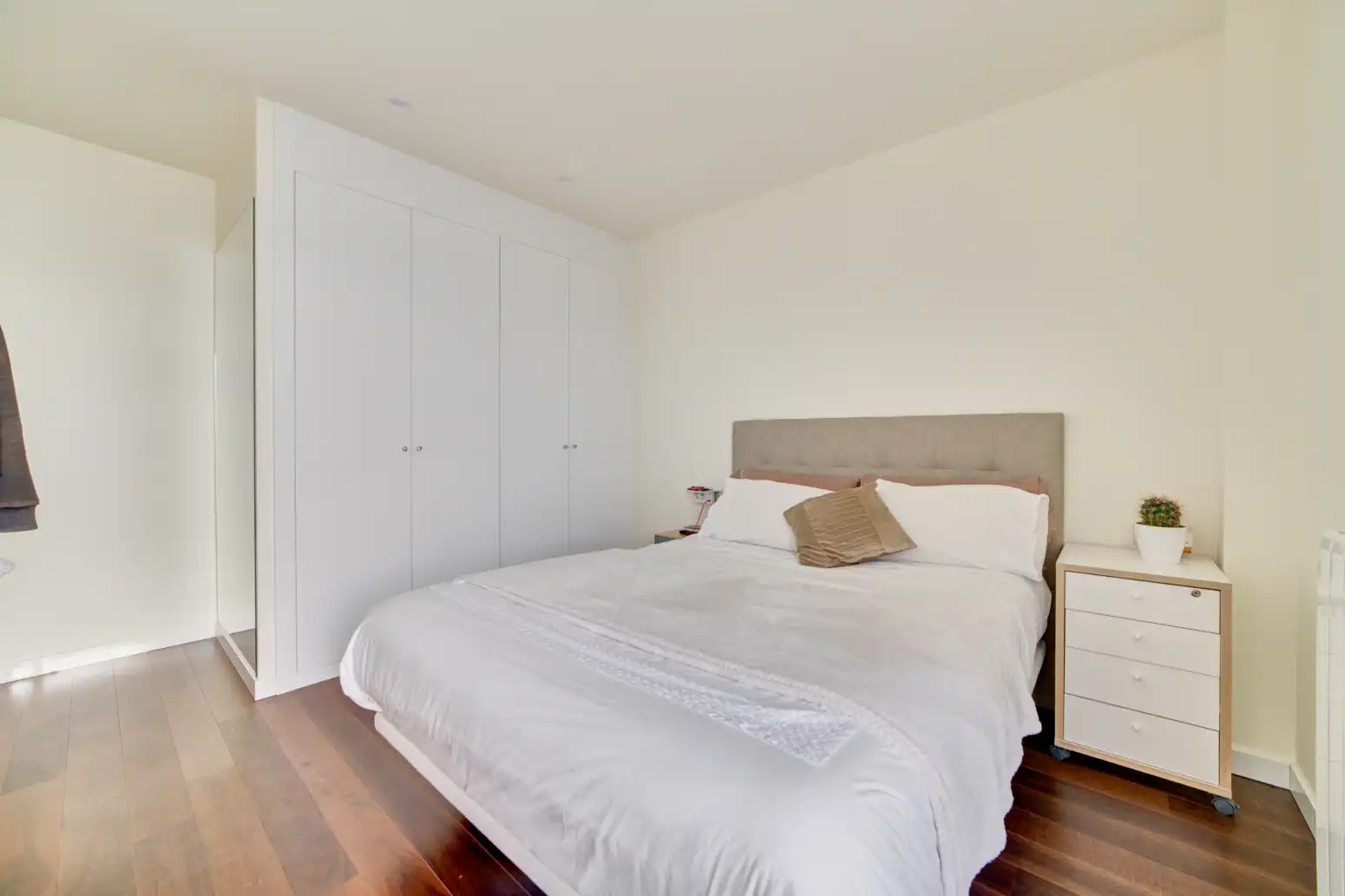 Habitación de Piso en venta en  Pamplona / Iruña con Calefacción, Terraza y Trastero