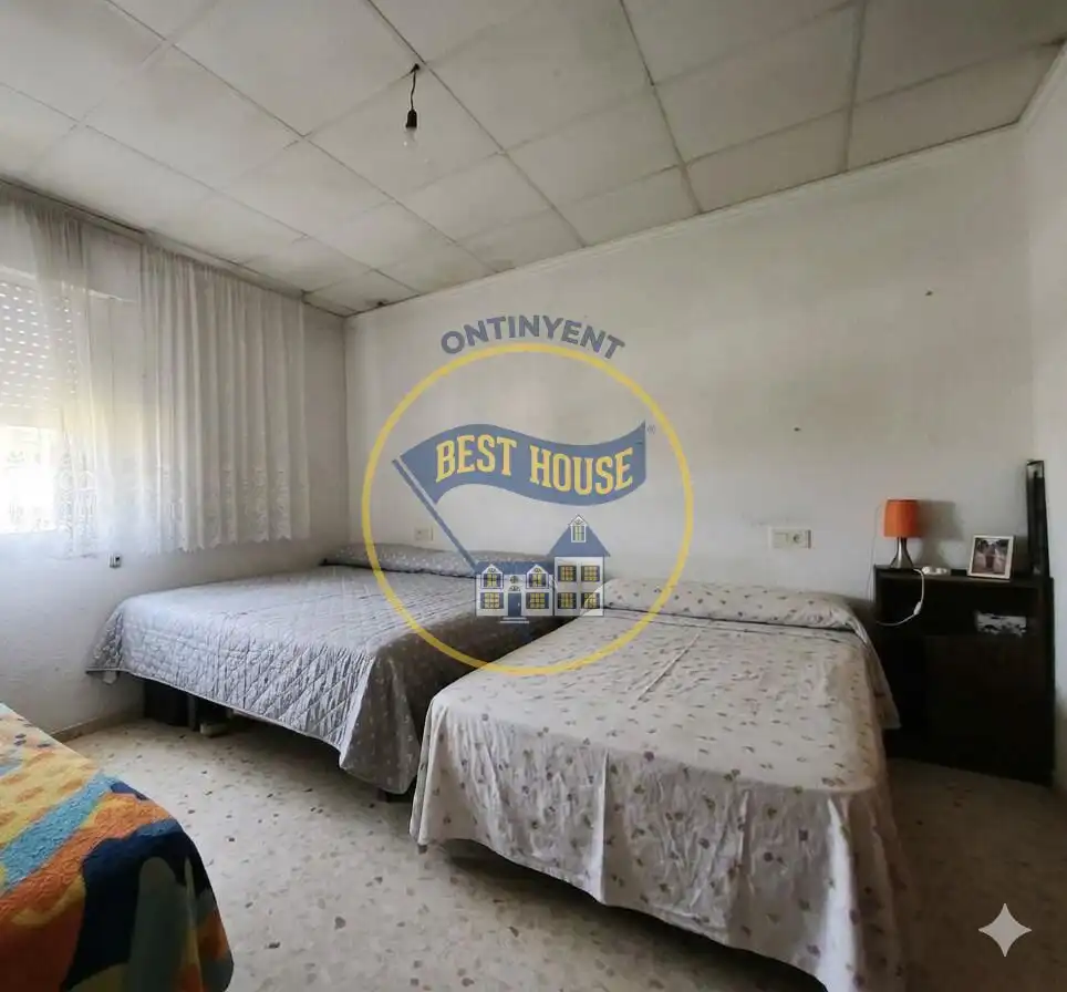 Schlafzimmer von Fabrikhallen zum Verkauf in Cañada