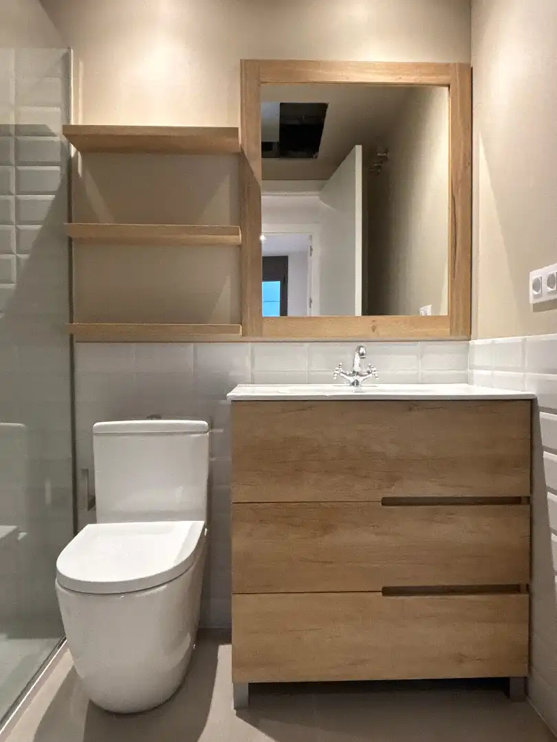 Baño de Piso de alquiler en Sabadell con Aire acondicionado, Calefacción y Terraza