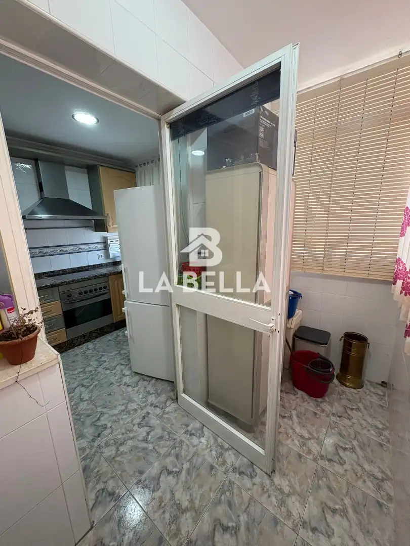 Cuina de Pis en venda en Sevilla amb Moblat i Balcó