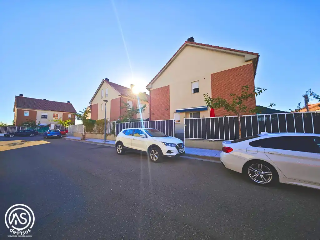 Casa aparellada amb jardí en venda a Calle Don Quijote de la Mancha 19, imagen 58
