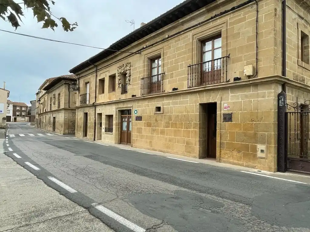 Country house zum Verkauf in Calle Mayor, Castañares de Rioja