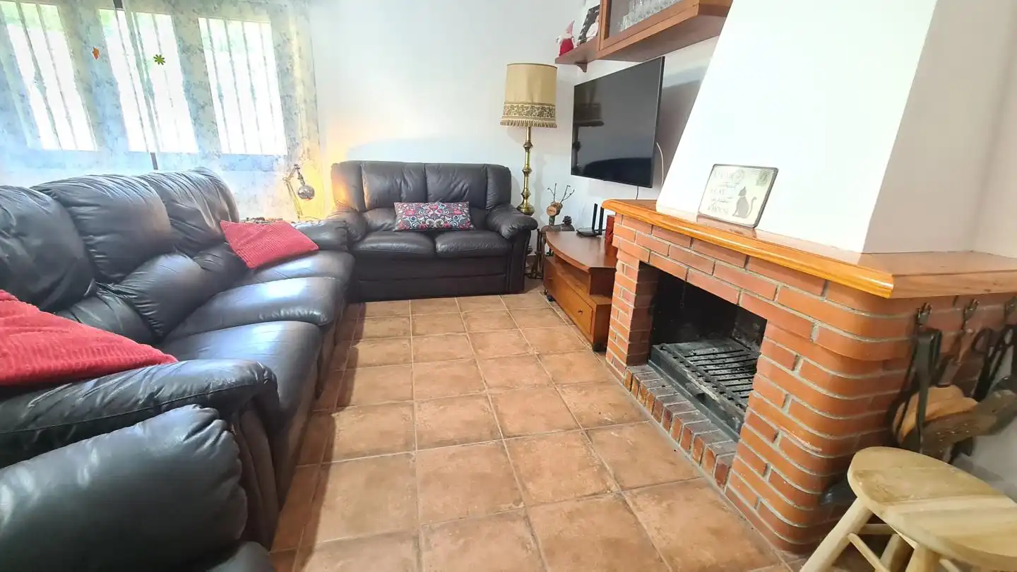 Sala de estar de Casa o chalet en venta en Piedralaves con Calefacción, Jardín privado y Terraza