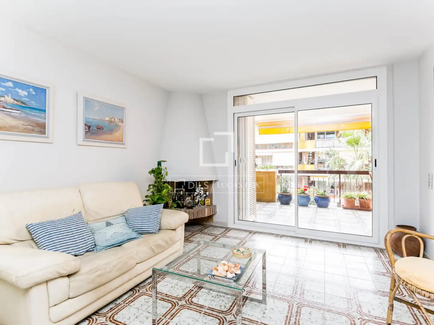 Außenansicht von Wohnung zum Verkauf in Castelldefels mit Heizung, Privatgarten und Terrasse