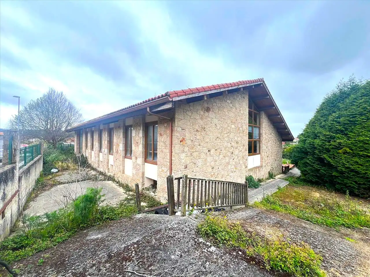 Vista exterior de Casa adosada en venda en Arteixo amb Jardí privat i Parquet