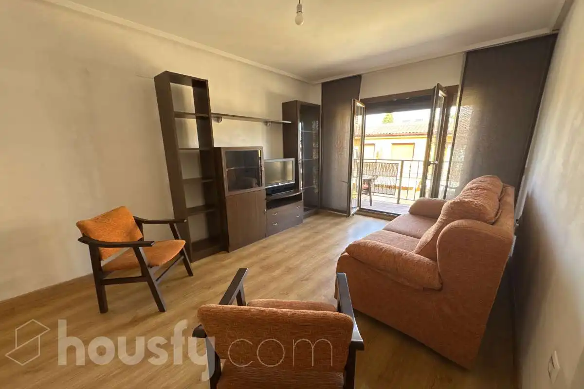 Living room of Flat for rent in Villalbilla  with Air Conditioner, Parquet flooring and Storage room