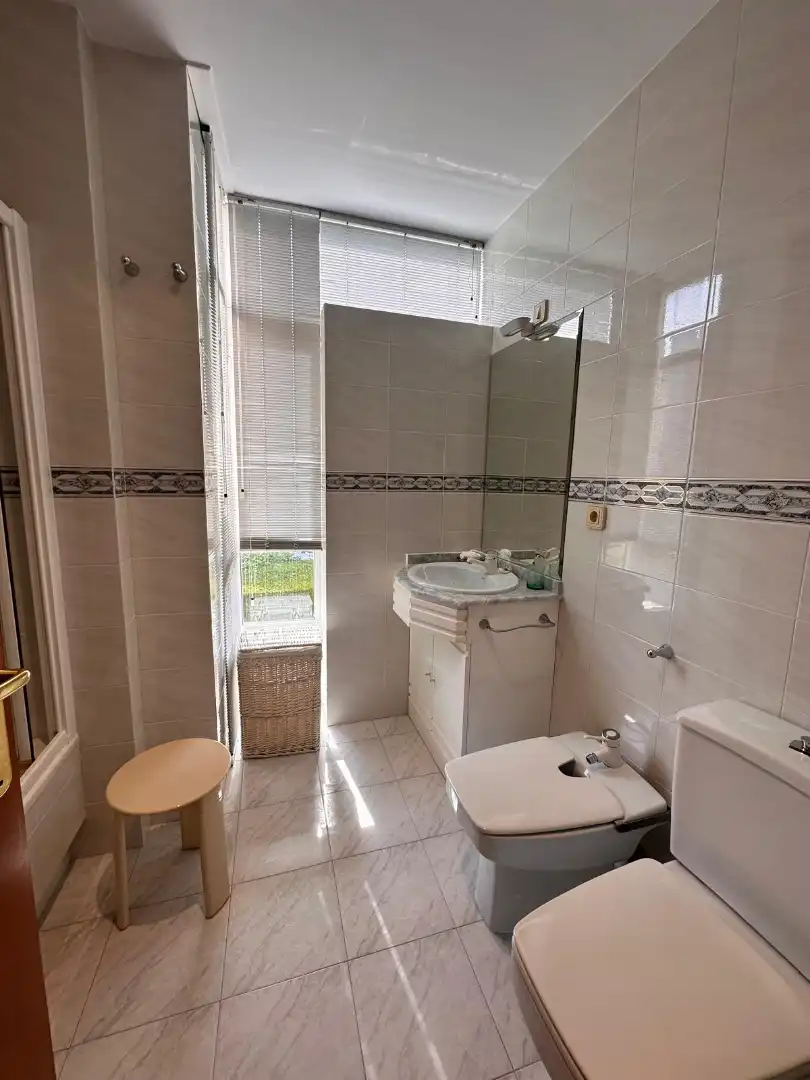 Bathroom of Detached homes for sale in Brión  with Heating, Private garden and Parquet flooring