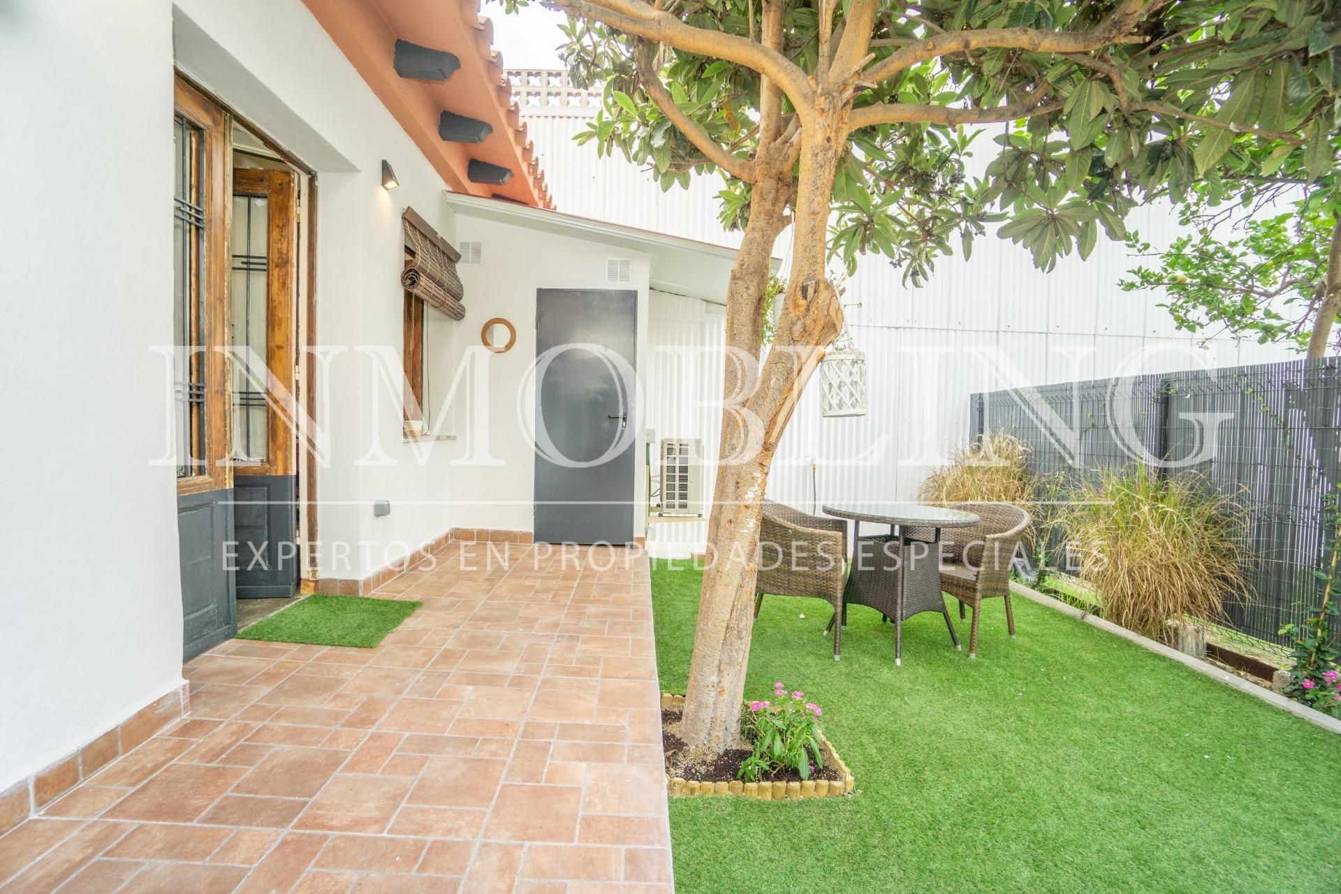 Terraza de Dúplex de alquiler en Canet de Mar con Aire acondicionado y Jardín privado