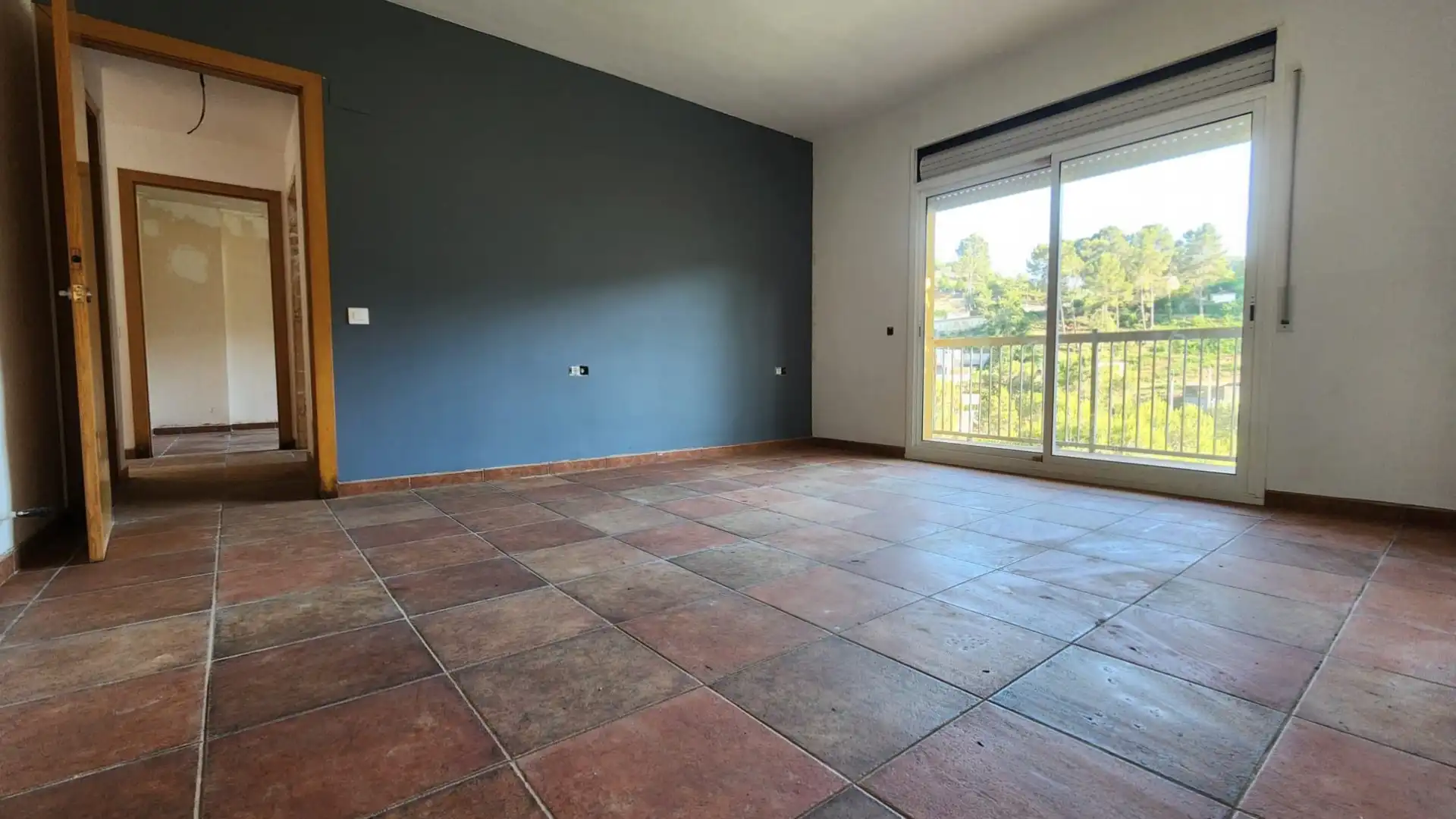 Sala de estar de Casa adosada en venta en Vallirana con Jardín privado, Terraza y Balcón