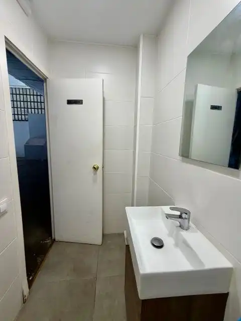 Badezimmer von Geschaftsraum zur Miete in L'Hospitalet de Llobregat mit Klimaanlage