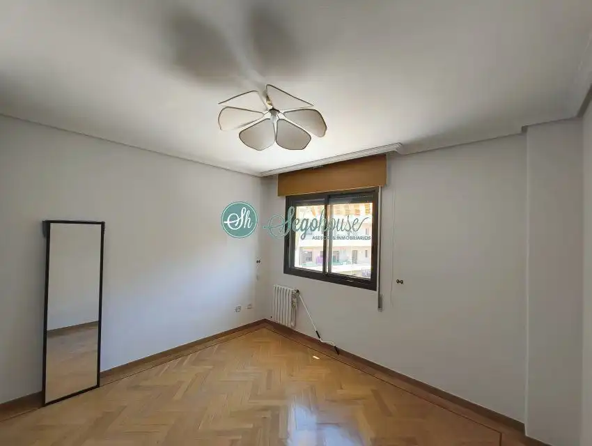 Habitación de Piso de alquiler en Segovia con Calefacción y Parquet
