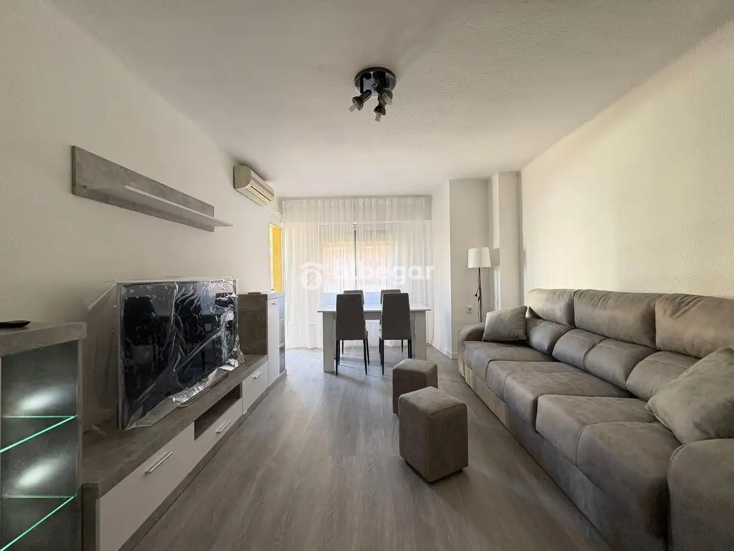Sala d'estar de Pis de lloguer en Valencia amb Aire condicionat, Parquet i Terrassa