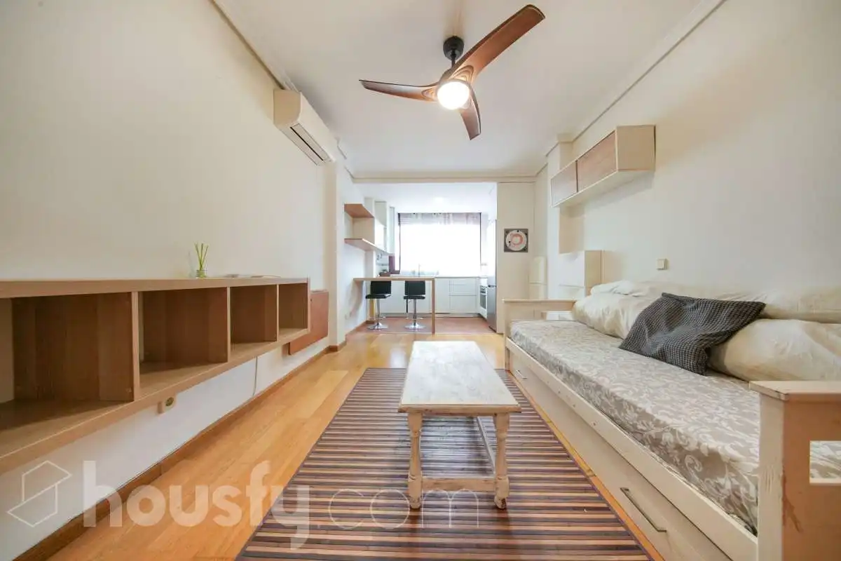 Living room of Study for sale in Madrid  with Air Conditioner, Storage room and Furnished