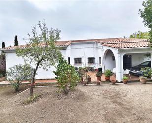 Vista exterior de Casa o xalet en venda en Puertollano amb Aire condicionat i Terrassa