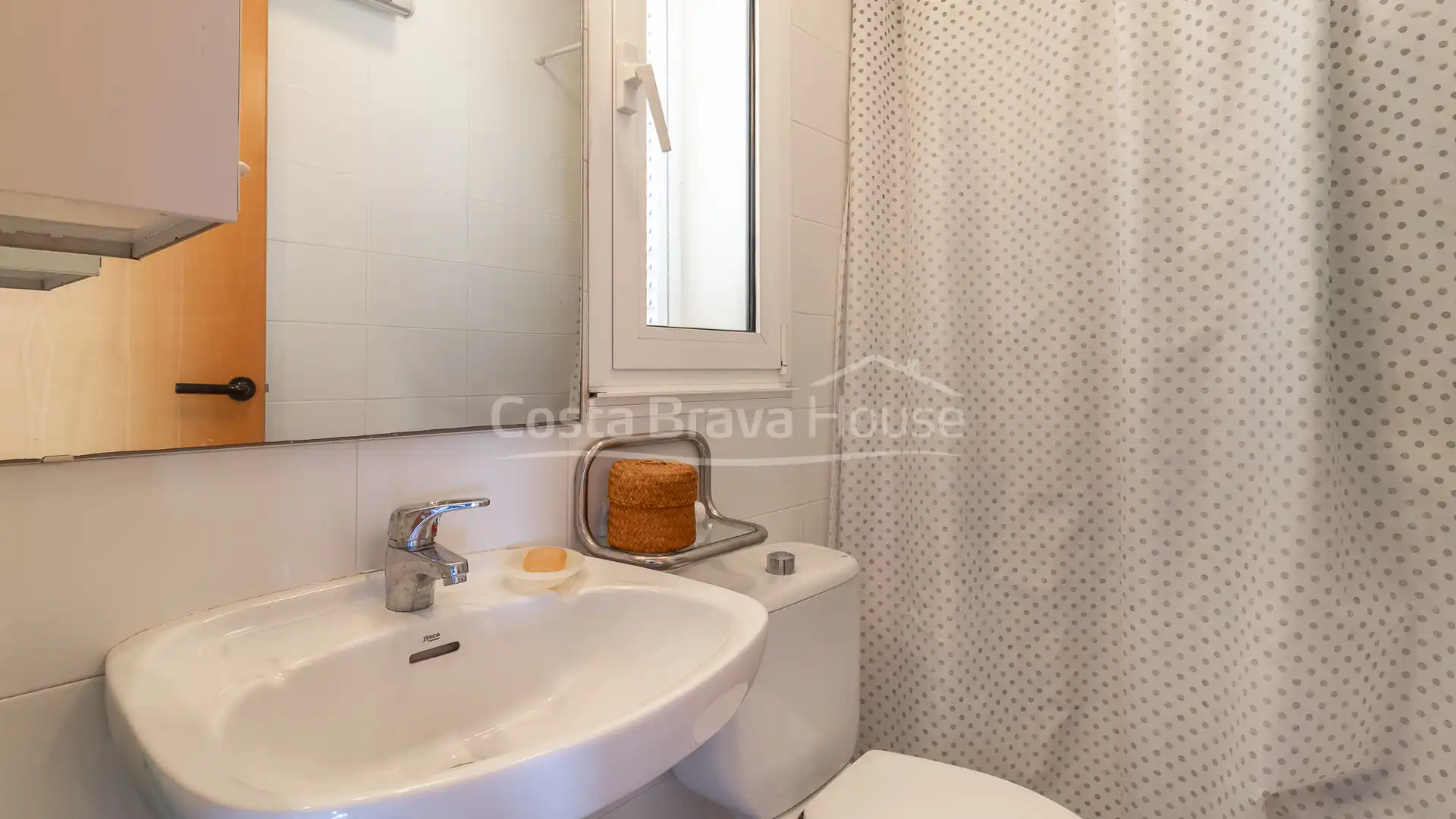 Bany de Apartament en venda en Palamós amb Calefacció, Terrassa i Forn