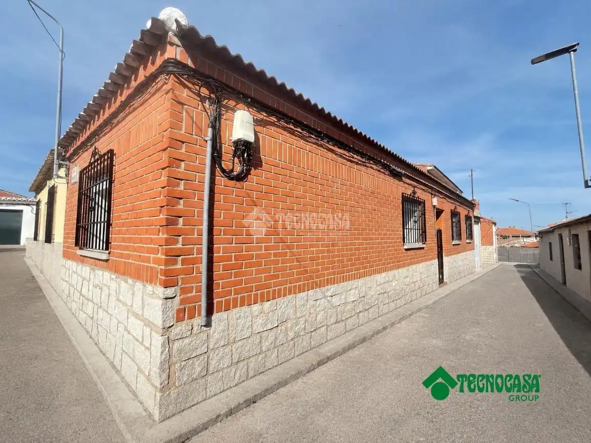 Casa adosada en venta en Santo Domingo-Caudilla