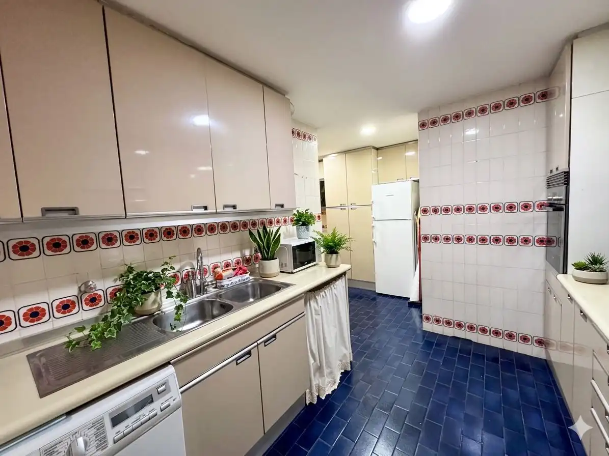 Wohnung zur Miete in Calle de Martín de los Heros, Argüelles