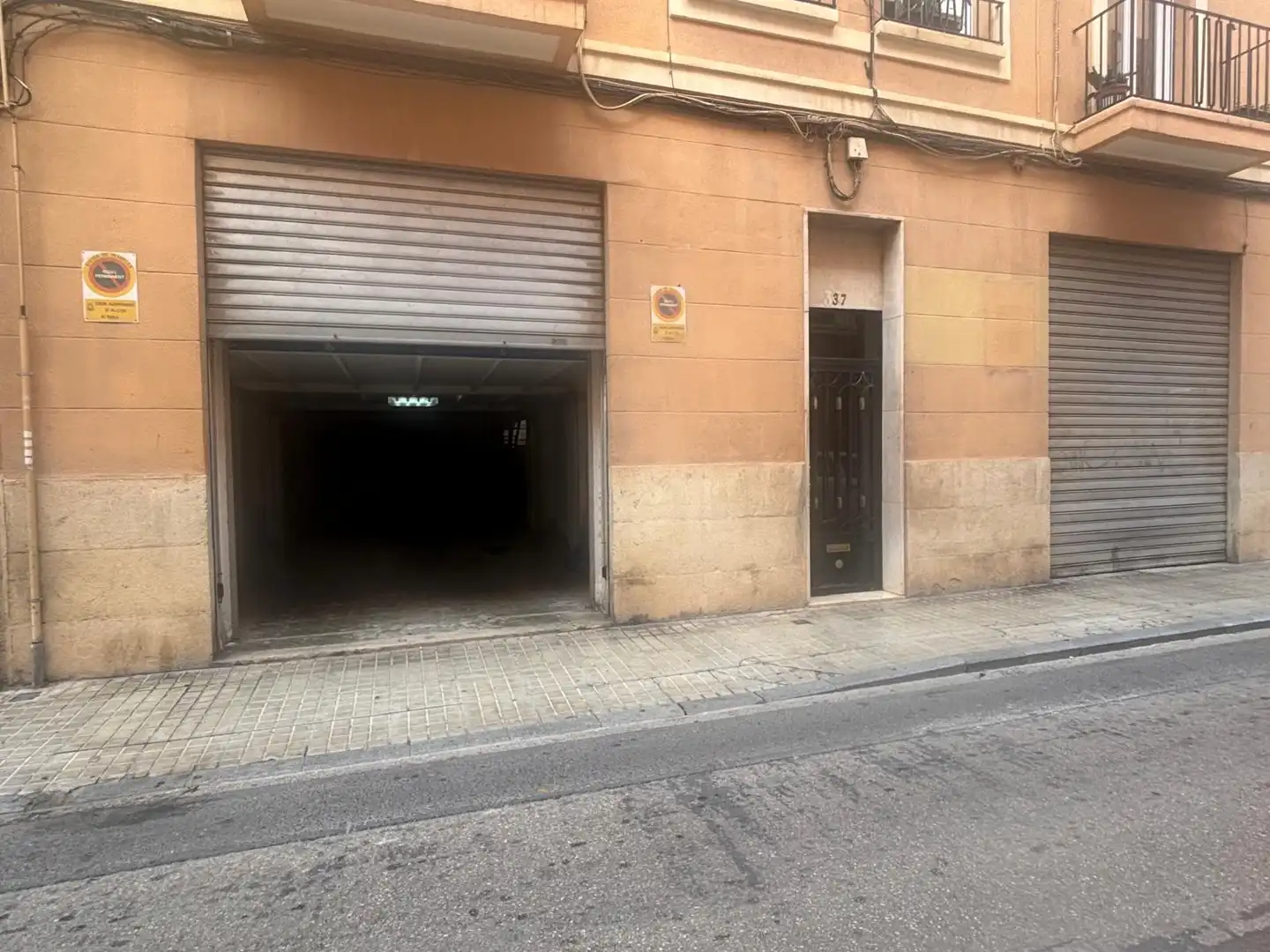Local comercial en venda a CID
