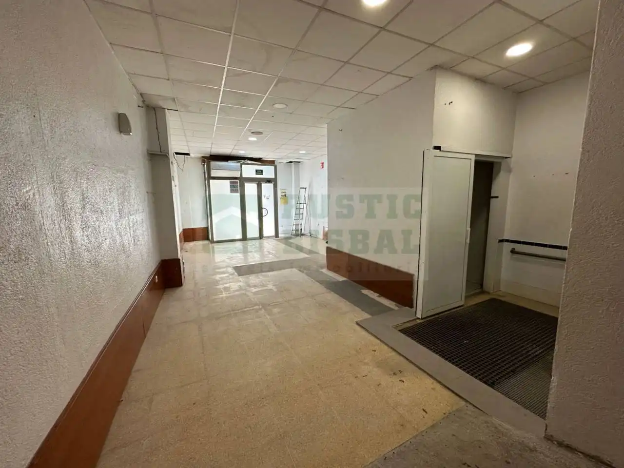 Local comercial de lloguer a La Bisbal d'Empordà, imagen 5