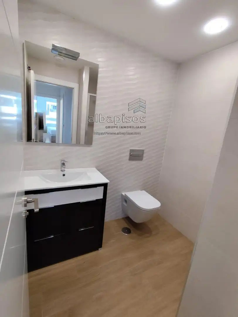 Badezimmer von Wohnung zur Miete in Albacete mit Heizung, Terrasse und Abstellraum