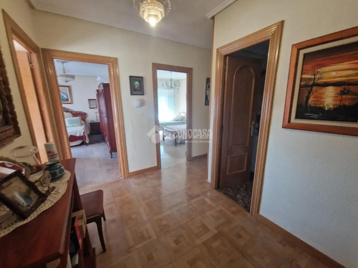 Piso en venta en Palencia con Calefacción, Parquet y Terraza