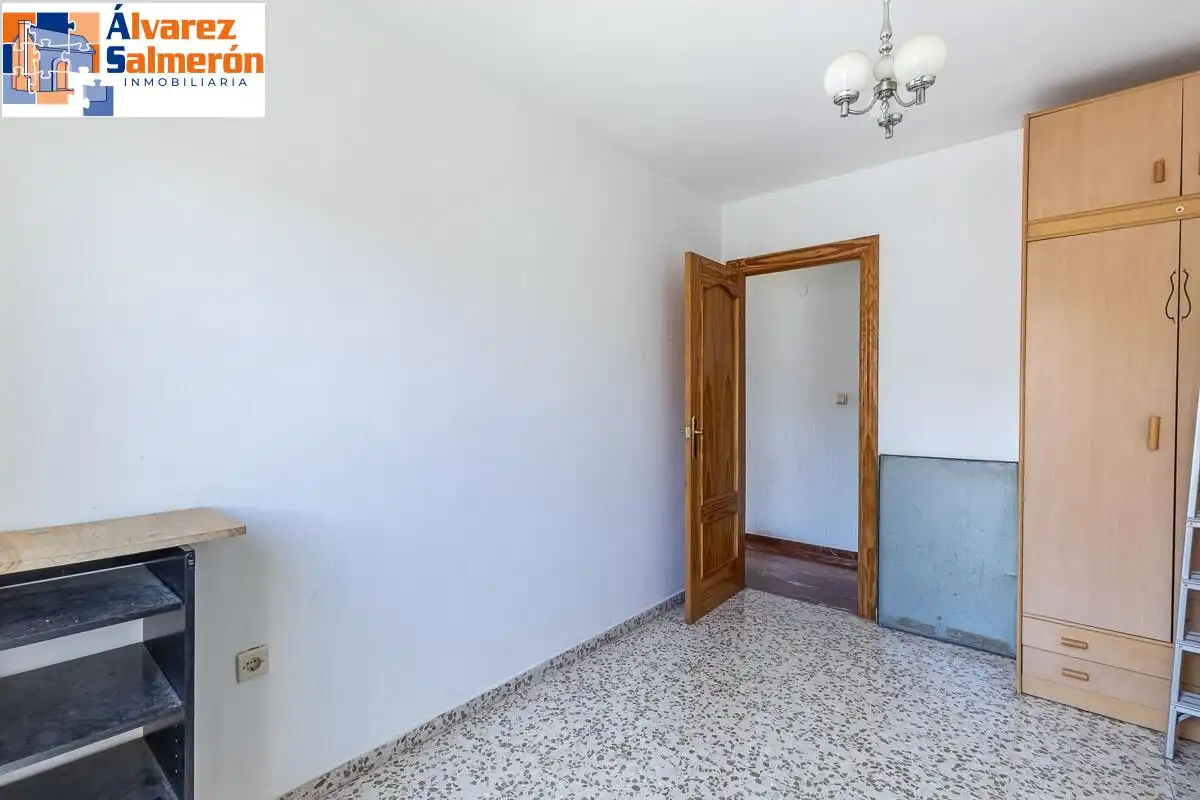 Dormitori de Pis en venda en Granada amb Aire condicionat i Calefacció