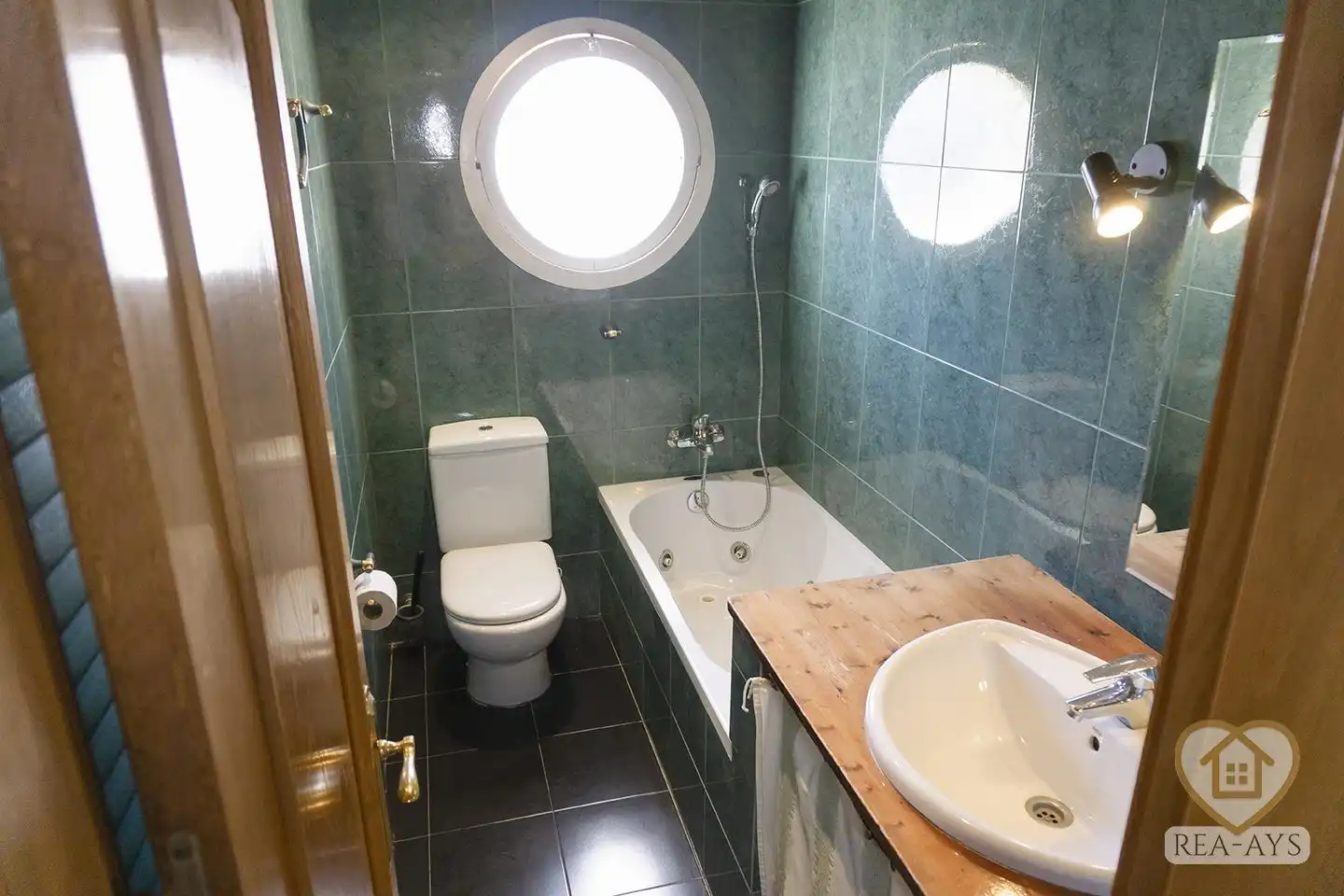 Baño de Casa o chalet en venta en Vallirana con Jardín privado, Terraza y Trastero