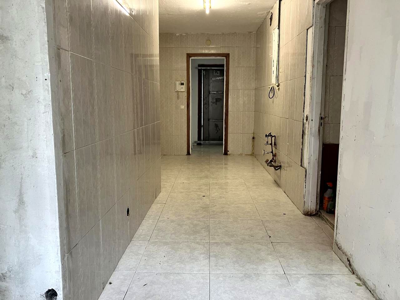 Planta baja for sale in De Alzola, Orcasitas