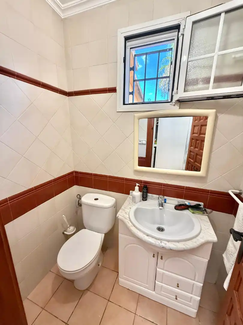 Bany de Casa o xalet en venda en Elche / Elx amb Aire condicionat, Calefacció i Jardí privat