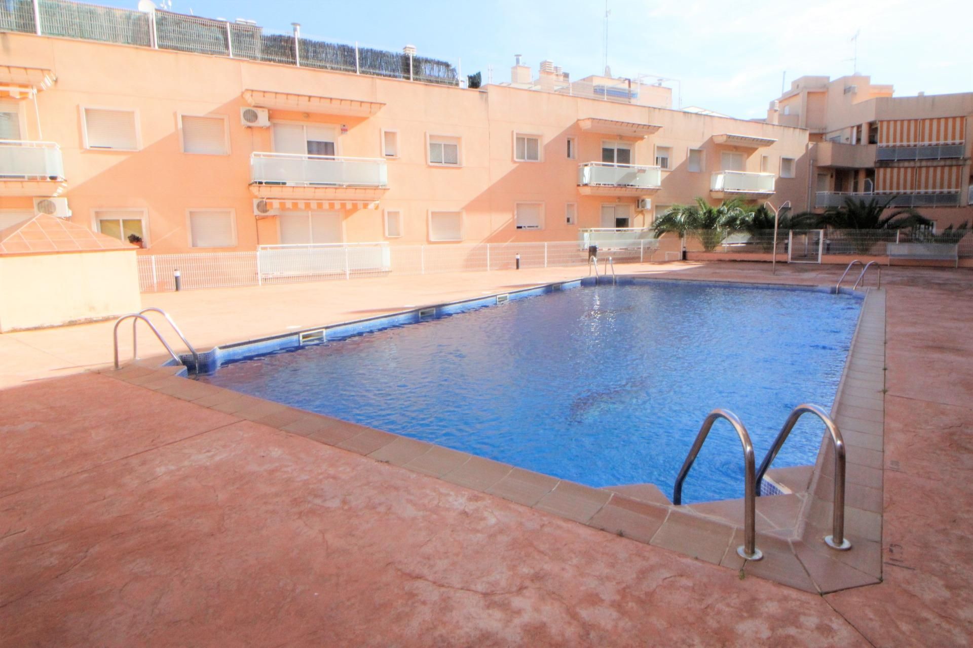 Piscina de Piso en venta en Creixell con Calefacción, Terraza y Piscina comunitaria