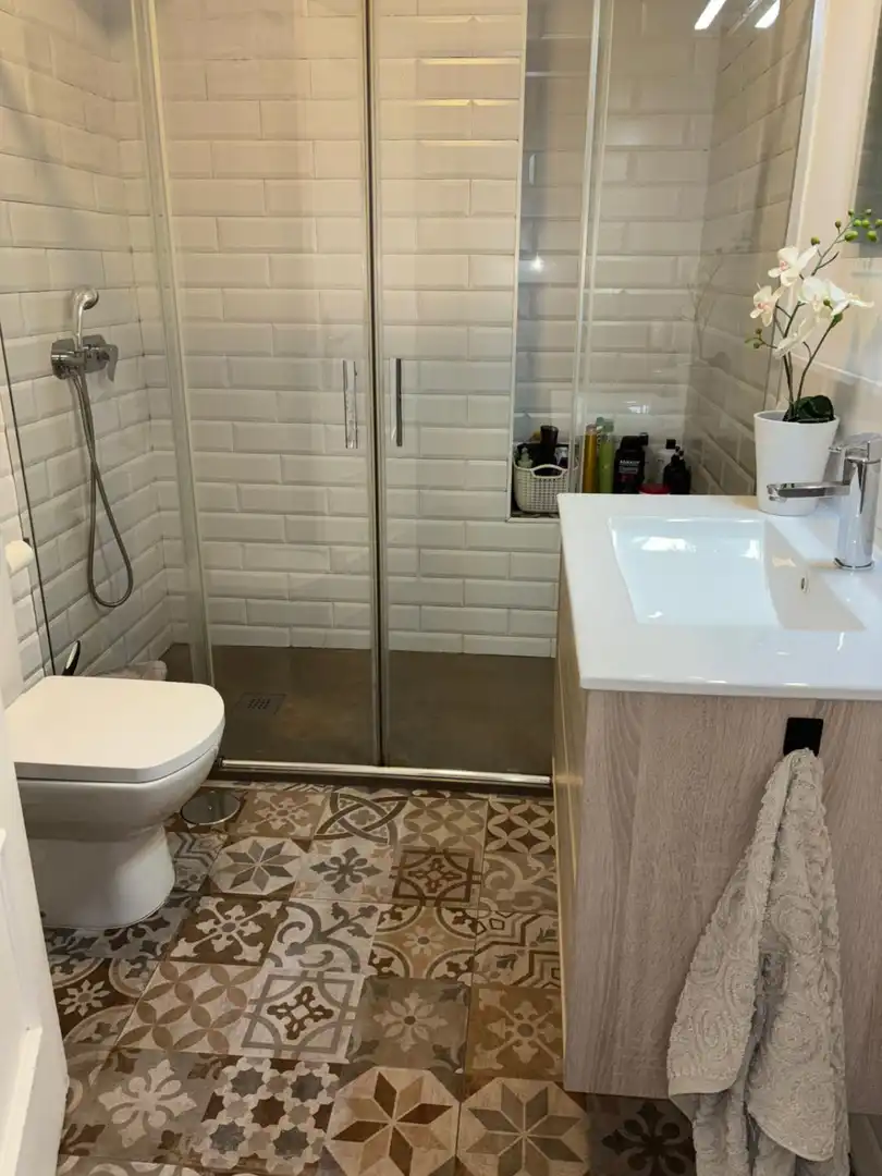 Baño de Ático de alquiler en Alcalá de Guadaira con Aire acondicionado, Calefacción y Terraza