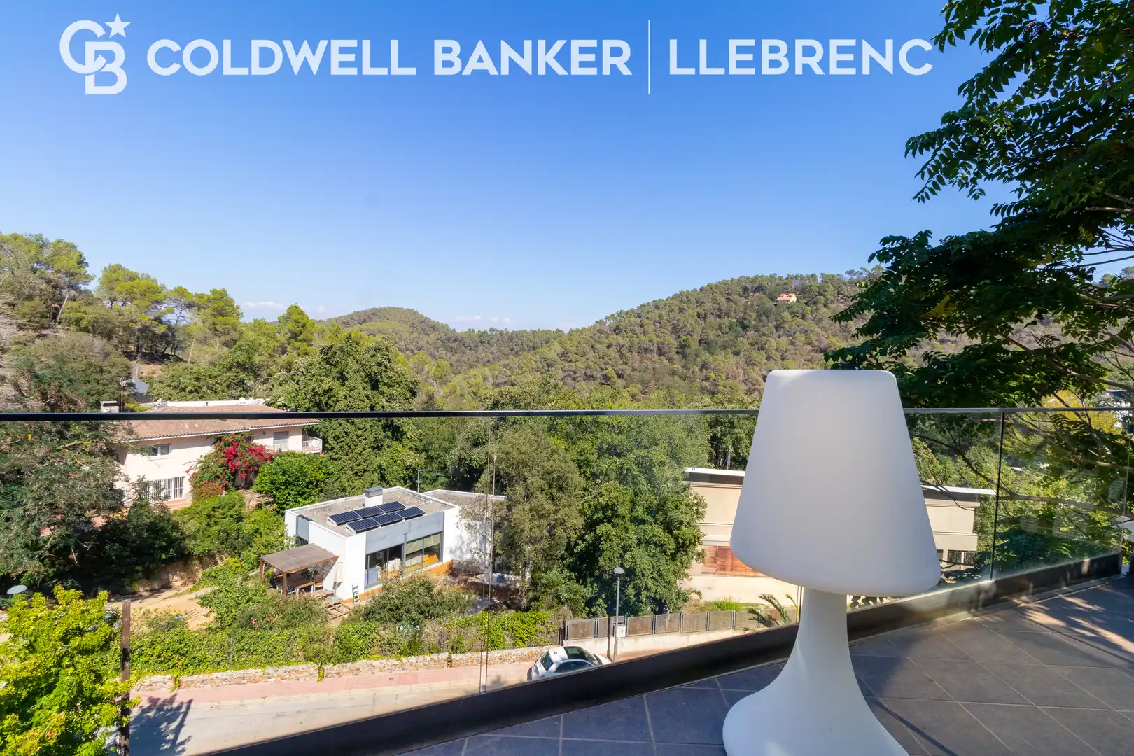 Vista exterior de Casa o xalet en venda en Barcelona amb Aire condicionat, Calefacció i Jardí privat