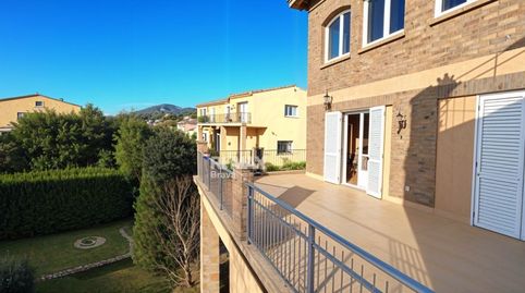Foto 4 de Casa adosada en venta en Calle Cl Cabanya, Celrà, Girona