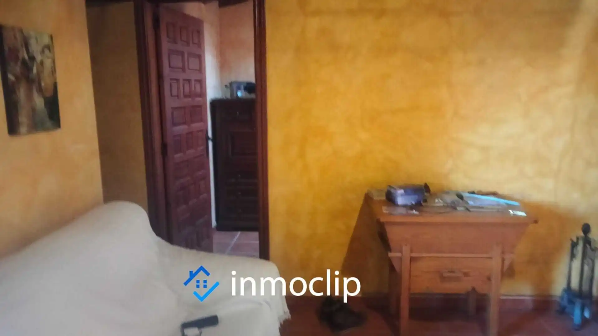 Buildings for sale in Puente del Congosto